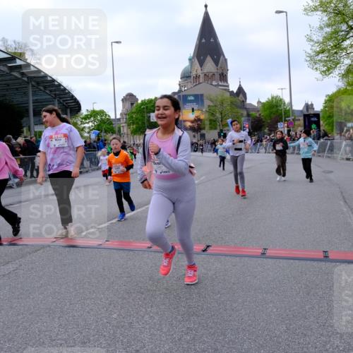 25.04.2026 - Das Zehntel Tim E. http://msf.ph/oto/9570890 25.04.2026 09:04:04 Ziel 1497, 1785, 1793, 1835, 1860, 2018, 2346, 2358, 2440, 2487, 2578, 2588, 2839, 2842, 2893, 2934, 3007, 3014, 3162, 3364, 3389, 3442, 3446, 3451, 3740, 3860, 3865, 3867, 3881, 3885 meine-sportfotos.de