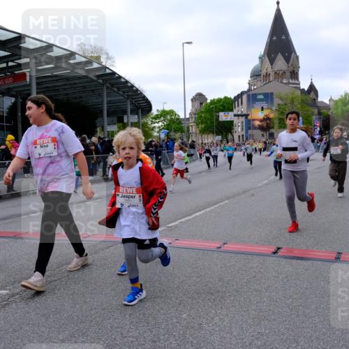 25.04.2026 - Das Zehntel Tim E. http://msf.ph/oto/9570897 25.04.2026 09:04:06 Ziel 1392, 1497, 1785, 1793, 1835, 1860, 2194, 2346, 2358, 2440, 2487, 2578, 2588, 2839, 2842, 2893, 2934, 3014, 3162, 3364, 3389, 3442, 3446, 3451, 3809, 3810, 3860, 3865, 3867, 3881, 3885 meine-sportfotos.de