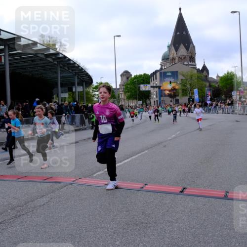 25.04.2026 - Das Zehntel Tim E. http://msf.ph/oto/9570913 25.04.2026 09:04:09 Ziel 1226, 1392, 1497, 1785, 1793, 1809, 2194, 2346, 2358, 2487, 2588, 2839, 2842, 2893, 2934, 3014, 3162, 3364, 3389, 3733, 3809, 3810, 3860, 3865, 3881, 3885 meine-sportfotos.de