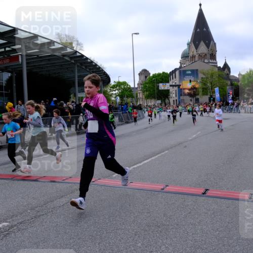 25.04.2026 - Das Zehntel Tim E. http://msf.ph/oto/9570915 25.04.2026 09:04:10 Ziel 1226, 1392, 1497, 1785, 1793, 1809, 2194, 2346, 2358, 2487, 2839, 2842, 2893, 2934, 3162, 3364, 3389, 3733, 3809, 3810, 3860, 3881, 3885 meine-sportfotos.de