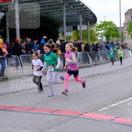 25.04.2026 - Das Zehntel Tim E. http://msf.ph/oto/9570925 25.04.2026 09:04:16 Ziel 1226, 1392, 1480, 1809, 2194, 2346, 2386, 2432, 2534, 2551, 2597, 2666, 3680, 3733, 3809, 3810, 3885 meine-sportfotos.de