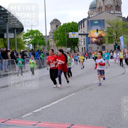 25.04.2026 - Das Zehntel Tim E. http://msf.ph/oto/9570931 25.04.2026 09:04:18 Ziel 1226, 1392, 1480, 1809, 2194, 2386, 2432, 2534, 2551, 2597, 2666, 3299, 3680, 3733 meine-sportfotos.de