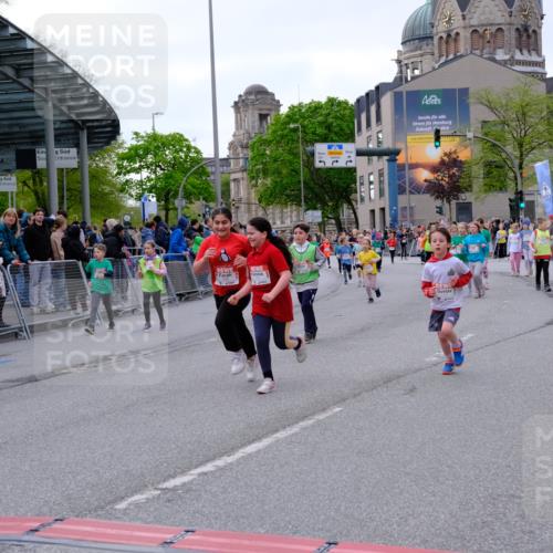 25.04.2026 - Das Zehntel Tim E. http://msf.ph/oto/9570932 25.04.2026 09:04:18 Ziel 1226, 1392, 1480, 1809, 2194, 2386, 2432, 2534, 2551, 2597, 2666, 3299, 3680, 3733 meine-sportfotos.de
