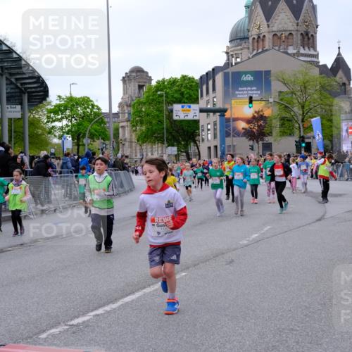 25.04.2026 - Das Zehntel Tim E. http://msf.ph/oto/9570942 25.04.2026 09:04:20 Ziel 1226, 1353, 1480, 1809, 1960, 1980, 1982, 2386, 2400, 2414, 2432, 2534, 2551, 2597, 2666, 2700, 3150, 3299, 3680, 3733 meine-sportfotos.de