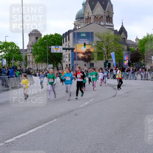 25.04.2026 - Das Zehntel Tim E. http://msf.ph/oto/9570946 25.04.2026 09:04:21 Ziel 1226, 1353, 1480, 1809, 1960, 1980, 1982, 2386, 2400, 2414, 2427, 2431, 2432, 2534, 2551, 2597, 2666, 2700, 3150, 3299, 3680 meine-sportfotos.de