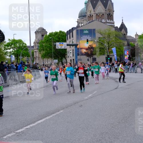 25.04.2026 - Das Zehntel Tim E. http://msf.ph/oto/9570948 25.04.2026 09:04:21 Ziel 1226, 1353, 1480, 1809, 1960, 1980, 1982, 2386, 2400, 2414, 2427, 2431, 2432, 2534, 2551, 2597, 2666, 2700, 3150, 3299, 3680 meine-sportfotos.de