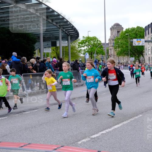 25.04.2026 - Das Zehntel Tim E. http://msf.ph/oto/9570949 25.04.2026 09:04:23 Ziel 1353, 1479, 1480, 1496, 1960, 1980, 1982, 2362, 2370, 2381, 2386, 2400, 2414, 2427, 2430, 2431, 2432, 2534, 2551, 2597, 2666, 2700, 3150, 3299, 3680 meine-sportfotos.de