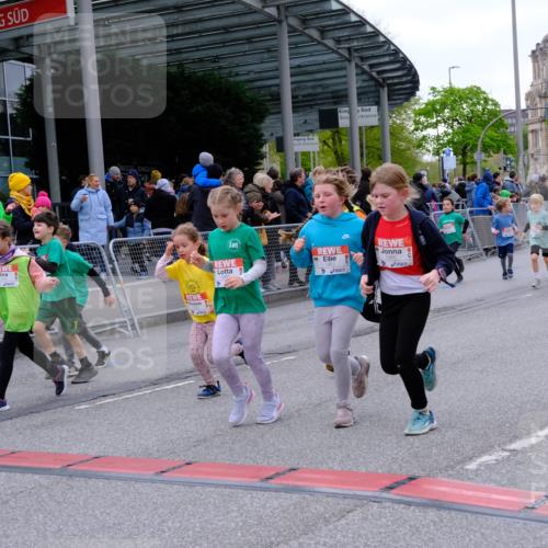 25.04.2026 - Das Zehntel Tim E. http://msf.ph/oto/9570954 25.04.2026 09:04:24 Ziel 1353, 1479, 1480, 1496, 1960, 1980, 1982, 2362, 2370, 2381, 2386, 2400, 2414, 2427, 2430, 2431, 2432, 2597, 2666, 2700, 3150, 3299, 3680 meine-sportfotos.de