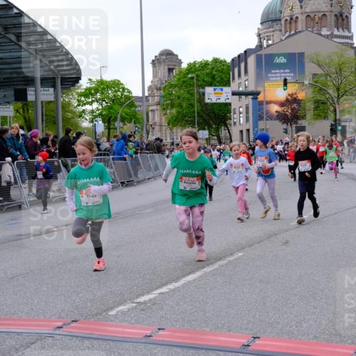 25.04.2026 - Das Zehntel Tim E. http://msf.ph/oto/9570972 25.04.2026 09:04:28 Ziel 1353, 1479, 1496, 1500, 1502, 1934, 1960, 1980, 1982, 2362, 2370, 2381, 2400, 2414, 2427, 2430, 2431, 2700, 3150, 3279, 3299, 3671, 3892, 3906 meine-sportfotos.de