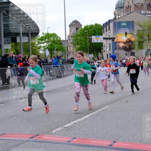 25.04.2026 - Das Zehntel Tim E. http://msf.ph/oto/9570973 25.04.2026 09:04:28 Ziel 1353, 1479, 1496, 1500, 1502, 1934, 1960, 1980, 1982, 2362, 2370, 2381, 2400, 2414, 2427, 2430, 2431, 2700, 3150, 3279, 3299, 3671, 3892, 3906 meine-sportfotos.de