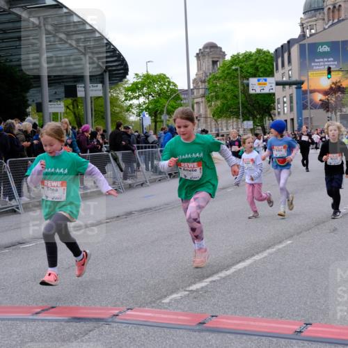 25.04.2026 - Das Zehntel Tim E. http://msf.ph/oto/9570976 25.04.2026 09:04:28 Ziel 1353, 1479, 1496, 1500, 1502, 1934, 1960, 1980, 1982, 2362, 2370, 2381, 2400, 2414, 2427, 2430, 2431, 2700, 3150, 3279, 3299, 3671, 3892, 3906 meine-sportfotos.de