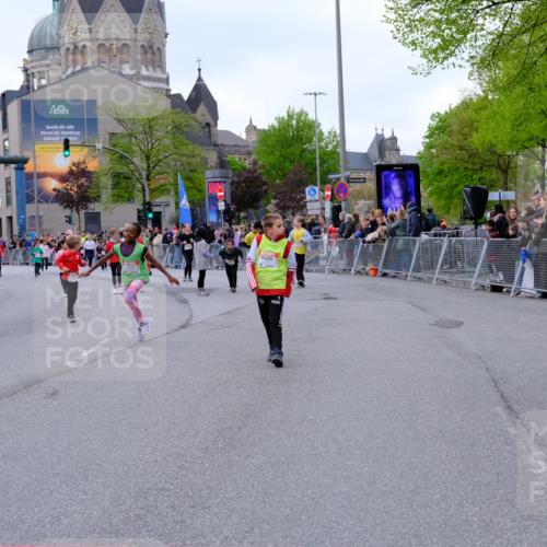 25.04.2026 - Das Zehntel Tim E. http://msf.ph/oto/9570985 25.04.2026 09:04:30 Ziel 1353, 1472, 1479, 1496, 1500, 1502, 1932, 1934, 1960, 1980, 1982, 2362, 2370, 2381, 2400, 2414, 2427, 2430, 2431, 2700, 3150, 3279, 3671, 3892, 3906 meine-sportfotos.de