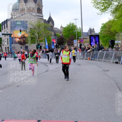 25.04.2026 - Das Zehntel Tim E. http://msf.ph/oto/9570987 25.04.2026 09:04:30 Ziel 1353, 1472, 1479, 1496, 1500, 1502, 1932, 1934, 1960, 1980, 1982, 2362, 2370, 2381, 2400, 2414, 2427, 2430, 2431, 2700, 3150, 3279, 3671, 3892, 3906 meine-sportfotos.de