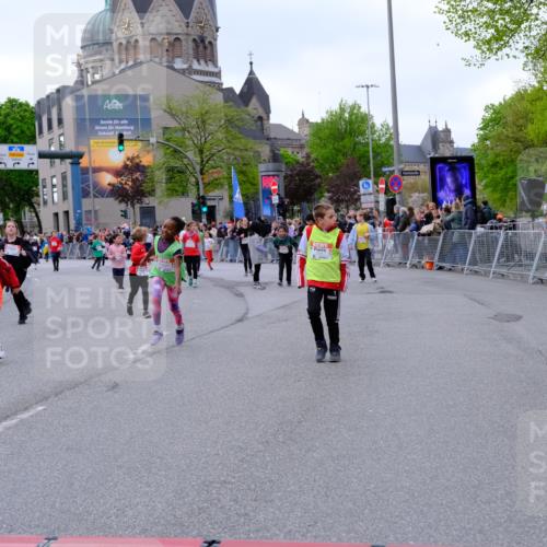 25.04.2026 - Das Zehntel Tim E. http://msf.ph/oto/9570988 25.04.2026 09:04:31 Ziel 1353, 1472, 1479, 1496, 1500, 1502, 1932, 1934, 1960, 1980, 1982, 2362, 2370, 2381, 2400, 2414, 2427, 2430, 2431, 2700, 3012, 3150, 3279, 3671, 3892, 3906 meine-sportfotos.de