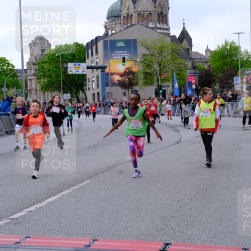 25.04.2026 - Das Zehntel Tim E. http://msf.ph/oto/9570991 25.04.2026 09:04:31 Ziel 1353, 1472, 1479, 1496, 1500, 1502, 1932, 1934, 1960, 1980, 1982, 2362, 2370, 2381, 2400, 2414, 2427, 2430, 2431, 2700, 3012, 3150, 3279, 3671, 3892, 3906 meine-sportfotos.de