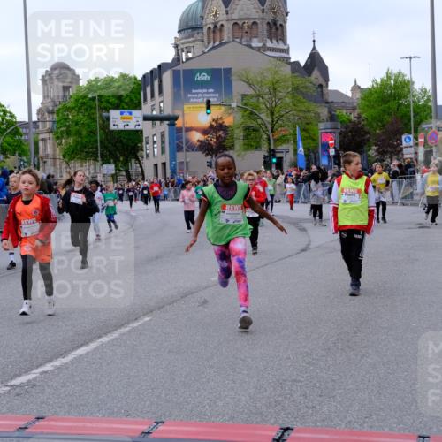 25.04.2026 - Das Zehntel Tim E. http://msf.ph/oto/9570993 25.04.2026 09:04:31 Ziel 1353, 1472, 1479, 1496, 1500, 1502, 1932, 1934, 1960, 1980, 1982, 2362, 2370, 2381, 2400, 2414, 2427, 2430, 2431, 2700, 3012, 3150, 3279, 3671, 3892, 3906 meine-sportfotos.de