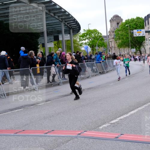 25.04.2026 - Das Zehntel Tim E. http://msf.ph/oto/9571001 25.04.2026 09:04:33 Ziel 1076, 1443, 1472, 1479, 1496, 1500, 1502, 1932, 1934, 2362, 2370, 2381, 2427, 2430, 2431, 3012, 3279, 3671, 3892, 3906 meine-sportfotos.de