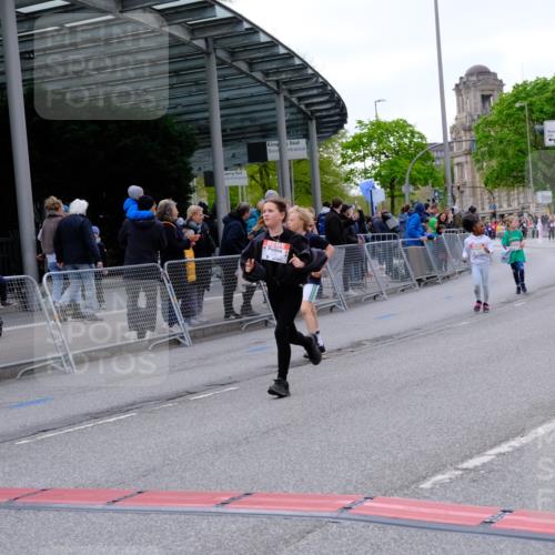 25.04.2026 - Das Zehntel Tim E. http://msf.ph/oto/9571003 25.04.2026 09:04:33 Ziel 1076, 1443, 1472, 1479, 1496, 1500, 1502, 1932, 1934, 2362, 2370, 2381, 2427, 2430, 2431, 3012, 3279, 3671, 3892, 3906 meine-sportfotos.de