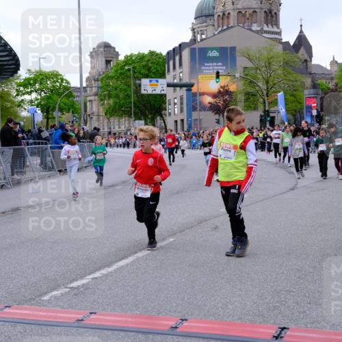 25.04.2026 - Das Zehntel Tim E. http://msf.ph/oto/9571006 25.04.2026 09:04:34 Ziel 1076, 1443, 1472, 1479, 1496, 1500, 1502, 1932, 1934, 2362, 2370, 2381, 2430, 2536, 2804, 2807, 3012, 3279, 3671, 3892, 3906 meine-sportfotos.de