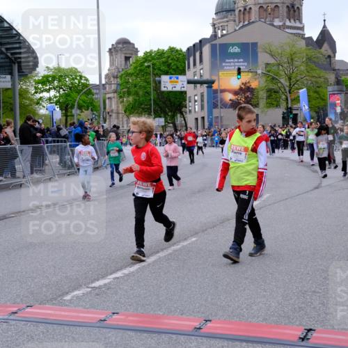 25.04.2026 - Das Zehntel Tim E. http://msf.ph/oto/9571008 25.04.2026 09:04:35 Ziel 1076, 1443, 1472, 1479, 1500, 1502, 1932, 1934, 2362, 2381, 2430, 2536, 2586, 2593, 2804, 2807, 3012, 3279, 3671, 3892, 3906 meine-sportfotos.de