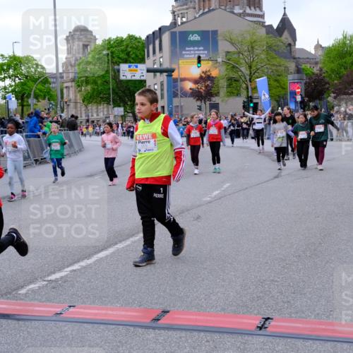 25.04.2026 - Das Zehntel Tim E. http://msf.ph/oto/9571010 25.04.2026 09:04:35 Ziel 1076, 1443, 1472, 1479, 1500, 1502, 1932, 1934, 2362, 2381, 2430, 2536, 2586, 2593, 2804, 2807, 3012, 3279, 3671, 3892, 3906 meine-sportfotos.de