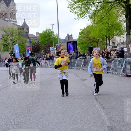 25.04.2026 - Das Zehntel Tim E. http://msf.ph/oto/9571016 25.04.2026 09:04:38 Ziel 1076, 1443, 1472, 1647, 1932, 1934, 2377, 2536, 2586, 2593, 2612, 2804, 2807, 3012, 3279, 3449, 3450, 3671, 3892, 3979, 4036 meine-sportfotos.de