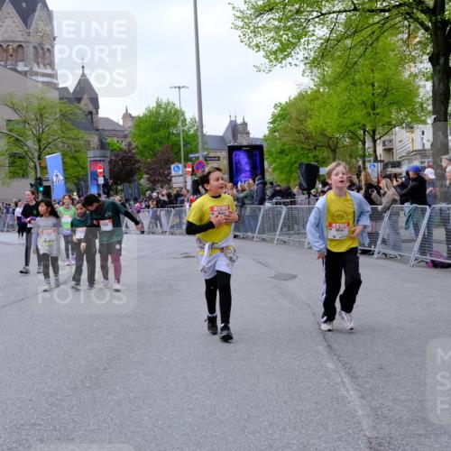 25.04.2026 - Das Zehntel Tim E. http://msf.ph/oto/9571017 25.04.2026 09:04:38 Ziel 1076, 1443, 1472, 1647, 1932, 1934, 2377, 2536, 2586, 2593, 2612, 2804, 2807, 3012, 3279, 3449, 3450, 3671, 3892, 3979, 4036 meine-sportfotos.de