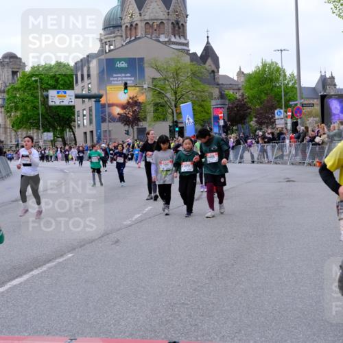 25.04.2026 - Das Zehntel Tim E. http://msf.ph/oto/9571020 25.04.2026 09:04:39 Ziel 1076, 1443, 1472, 1647, 1932, 1934, 2377, 2536, 2586, 2593, 2612, 2804, 2807, 3012, 3279, 3449, 3450, 3892, 3947, 3979, 4036 meine-sportfotos.de