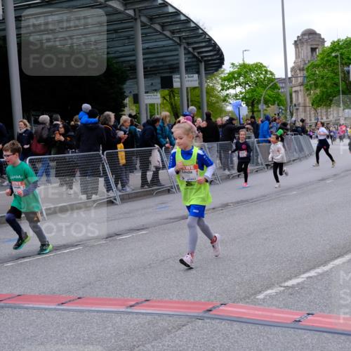 25.04.2026 - Das Zehntel Tim E. http://msf.ph/oto/9571040 25.04.2026 09:04:45 Ziel 1082, 1089, 1092, 1241, 1443, 1647, 1732, 2183, 2371, 2377, 2536, 2586, 2593, 2612, 2804, 2807, 3058, 3063, 3320, 3449, 3450, 3947, 3979, 4036 meine-sportfotos.de