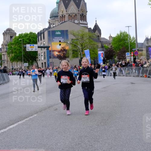 25.04.2026 - Das Zehntel Tim E. http://msf.ph/oto/9571046 25.04.2026 09:04:49 Ziel 1082, 1089, 1092, 1241, 1732, 2183, 2371, 2612, 2950, 3058, 3063, 3320, 3449, 3450, 3601, 3947, 3979, 4036 meine-sportfotos.de