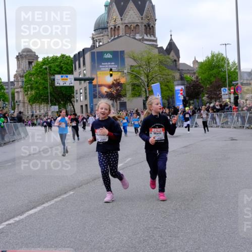 25.04.2026 - Das Zehntel Tim E. http://msf.ph/oto/9571049 25.04.2026 09:04:49 Ziel 1082, 1089, 1092, 1241, 1732, 2183, 2371, 2612, 2950, 3058, 3063, 3320, 3449, 3450, 3601, 3947, 3979, 4036 meine-sportfotos.de