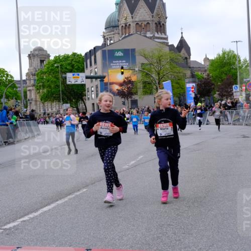 25.04.2026 - Das Zehntel Tim E. http://msf.ph/oto/9571051 25.04.2026 09:04:49 Ziel 1082, 1089, 1092, 1241, 1732, 2183, 2371, 2612, 2950, 3058, 3063, 3320, 3449, 3450, 3601, 3947, 3979, 4036 meine-sportfotos.de