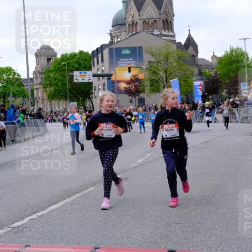 25.04.2026 - Das Zehntel Tim E. http://msf.ph/oto/9571052 25.04.2026 09:04:49 Ziel 1082, 1089, 1092, 1241, 1732, 2183, 2371, 2612, 2950, 3058, 3063, 3320, 3449, 3450, 3601, 3947, 3979, 4036 meine-sportfotos.de