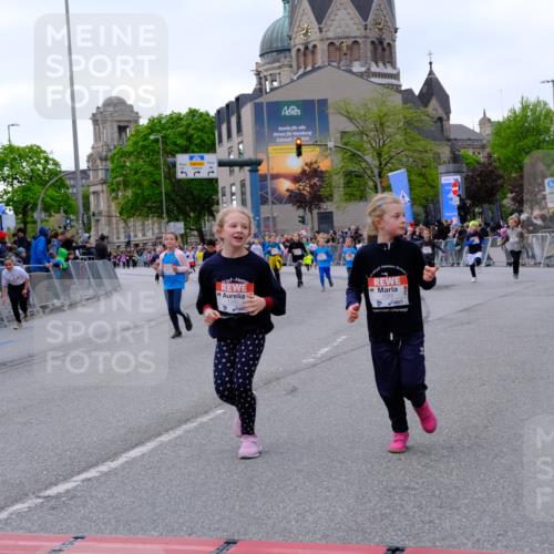 25.04.2026 - Das Zehntel Tim E. http://msf.ph/oto/9571053 25.04.2026 09:04:49 Ziel 1082, 1089, 1092, 1241, 1732, 2183, 2371, 2612, 2950, 3058, 3063, 3320, 3449, 3450, 3601, 3947, 3979, 4036 meine-sportfotos.de