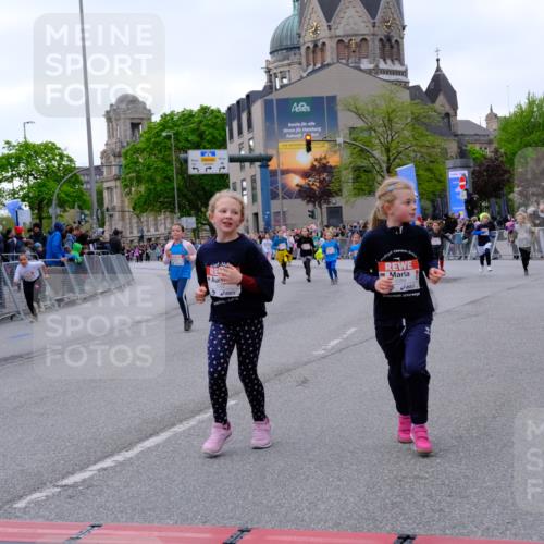 25.04.2026 - Das Zehntel Tim E. http://msf.ph/oto/9571054 25.04.2026 09:04:49 Ziel 1082, 1089, 1092, 1241, 1732, 2183, 2371, 2612, 2950, 3058, 3063, 3320, 3449, 3450, 3601, 3947, 3979, 4036 meine-sportfotos.de