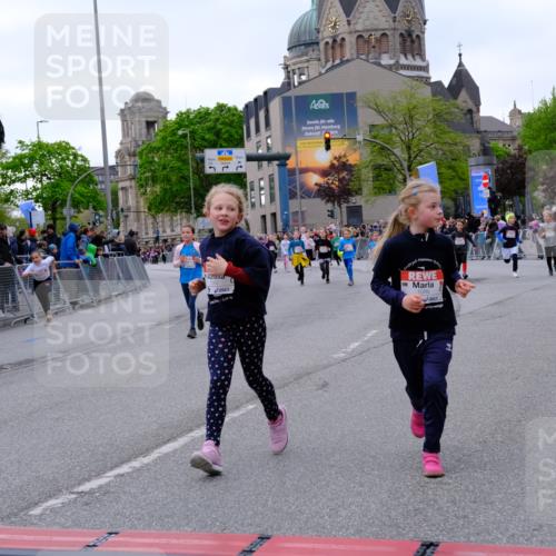 25.04.2026 - Das Zehntel Tim E. http://msf.ph/oto/9571055 25.04.2026 09:04:49 Ziel 1082, 1089, 1092, 1241, 1732, 2183, 2371, 2612, 2950, 3058, 3063, 3320, 3449, 3450, 3601, 3947, 3979, 4036 meine-sportfotos.de