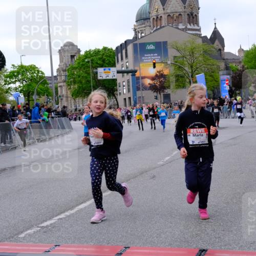 25.04.2026 - Das Zehntel Tim E. http://msf.ph/oto/9571056 25.04.2026 09:04:50 Ziel 1082, 1089, 1092, 1241, 1591, 1594, 1732, 2183, 2371, 2950, 3058, 3063, 3320, 3450, 3601, 3776, 3777, 3947, 3979, 4036 meine-sportfotos.de