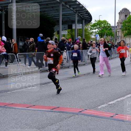 25.04.2026 - Das Zehntel Tim E. http://msf.ph/oto/9571088 25.04.2026 09:05:01 Ziel 1350, 1390, 1412, 1591, 1594, 2254, 2382, 2657, 2670, 2672, 2950, 3724, 3726, 3767, 3776, 3777, 3796, 3961 meine-sportfotos.de