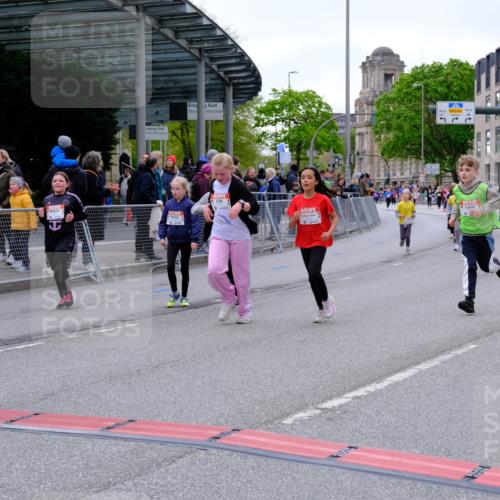 25.04.2026 - Das Zehntel Tim E. http://msf.ph/oto/9571090 25.04.2026 09:05:01 Ziel 1350, 1390, 1412, 1591, 1594, 2254, 2382, 2657, 2670, 2672, 2950, 3724, 3726, 3767, 3776, 3777, 3796, 3961 meine-sportfotos.de