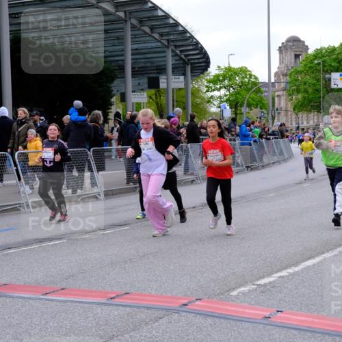 25.04.2026 - Das Zehntel Tim E. http://msf.ph/oto/9571093 25.04.2026 09:05:01 Ziel 1350, 1390, 1412, 1591, 1594, 2254, 2382, 2657, 2670, 2672, 2950, 3724, 3726, 3767, 3776, 3777, 3796, 3961 meine-sportfotos.de