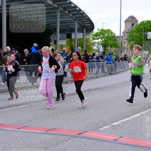 25.04.2026 - Das Zehntel Tim E. http://msf.ph/oto/9571096 25.04.2026 09:05:02 Ziel 1350, 1390, 1412, 1591, 1594, 2254, 2382, 2657, 2670, 2672, 2693, 2696, 3724, 3726, 3767, 3776, 3777, 3796, 3961 meine-sportfotos.de
