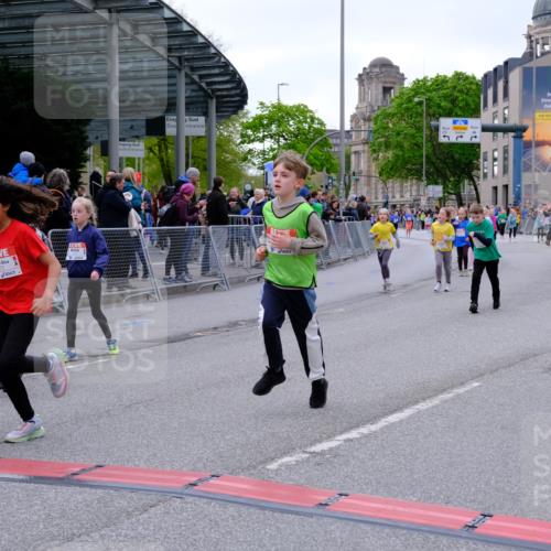 25.04.2026 - Das Zehntel Tim E. http://msf.ph/oto/9571098 25.04.2026 09:05:02 Ziel 1350, 1390, 1412, 1591, 1594, 2254, 2382, 2657, 2670, 2672, 2693, 2696, 3724, 3726, 3767, 3776, 3777, 3796, 3961 meine-sportfotos.de