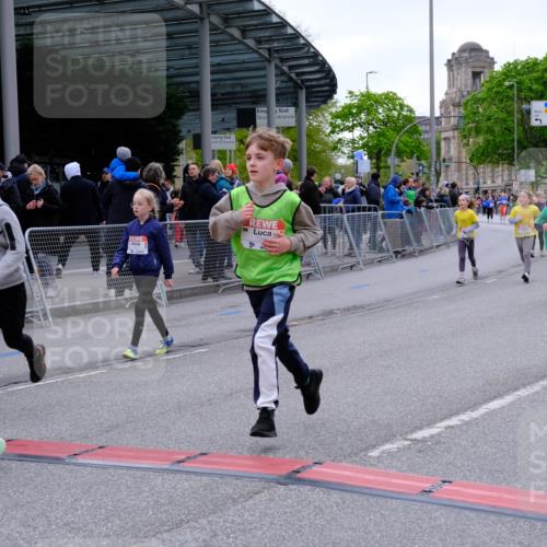 25.04.2026 - Das Zehntel Tim E. http://msf.ph/oto/9571102 25.04.2026 09:05:03 Ziel 1350, 1390, 1412, 2254, 2382, 2657, 2670, 2672, 2693, 2696, 3724, 3726, 3767, 3796, 3961 meine-sportfotos.de