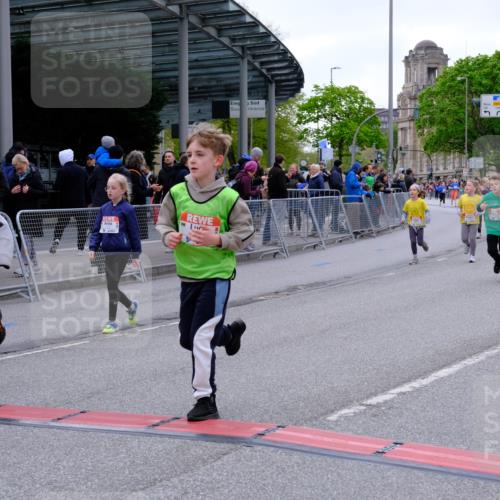 25.04.2026 - Das Zehntel Tim E. http://msf.ph/oto/9571103 25.04.2026 09:05:03 Ziel 1350, 1390, 1412, 2254, 2382, 2657, 2670, 2672, 2693, 2696, 3724, 3726, 3767, 3796, 3961 meine-sportfotos.de
