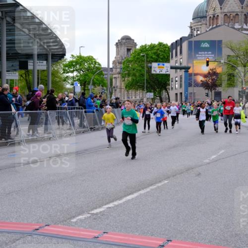 25.04.2026 - Das Zehntel Tim E. http://msf.ph/oto/9571104 25.04.2026 09:05:04 Ziel 1350, 1390, 1412, 1904, 2112, 2382, 2530, 2640, 2657, 2663, 2670, 2672, 2693, 2696, 3724, 3726, 3796, 3961 meine-sportfotos.de