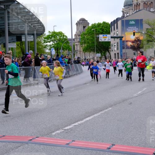 25.04.2026 - Das Zehntel Tim E. http://msf.ph/oto/9571109 25.04.2026 09:05:05 Ziel 1350, 1390, 1412, 1904, 2112, 2382, 2530, 2543, 2640, 2657, 2663, 2670, 2672, 2693, 2696, 3724, 3726, 3796, 3961 meine-sportfotos.de