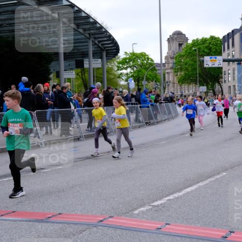 25.04.2026 - Das Zehntel Tim E. http://msf.ph/oto/9571113 25.04.2026 09:05:05 Ziel 1350, 1390, 1412, 1904, 2112, 2382, 2530, 2543, 2640, 2657, 2663, 2670, 2672, 2693, 2696, 3724, 3726, 3796, 3961 meine-sportfotos.de