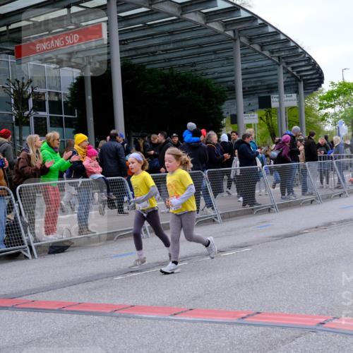 25.04.2026 - Das Zehntel Tim E. http://msf.ph/oto/9571115 25.04.2026 09:05:07 Ziel 1350, 1390, 1412, 1904, 2112, 2382, 2530, 2543, 2640, 2657, 2663, 2670, 2672, 2693, 2696, 3483, 3487, 3796, 3961 meine-sportfotos.de