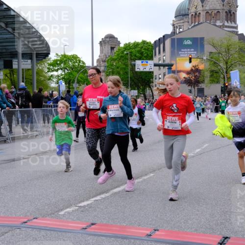 25.04.2026 - Das Zehntel Tim E. http://msf.ph/oto/9571125 25.04.2026 09:05:08 Ziel 1350, 1390, 1412, 1904, 2112, 2382, 2530, 2543, 2640, 2657, 2663, 2670, 2672, 2693, 2696, 3483, 3487, 3961 meine-sportfotos.de