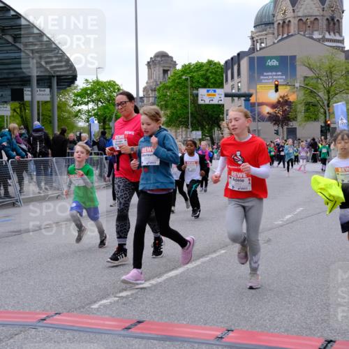 25.04.2026 - Das Zehntel Tim E. http://msf.ph/oto/9571126 25.04.2026 09:05:08 Ziel 1350, 1390, 1412, 1904, 2112, 2382, 2530, 2543, 2640, 2657, 2663, 2670, 2672, 2693, 2696, 3483, 3487, 3961 meine-sportfotos.de